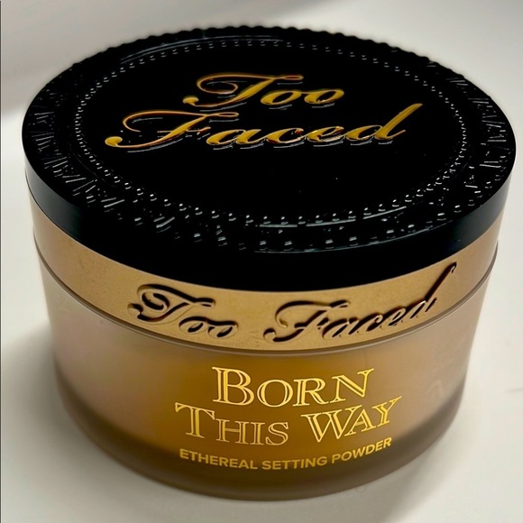 Too Faced Born This Way Ethereal Setting Powder in Translucent Medium Full Size - Picture 1 of 4